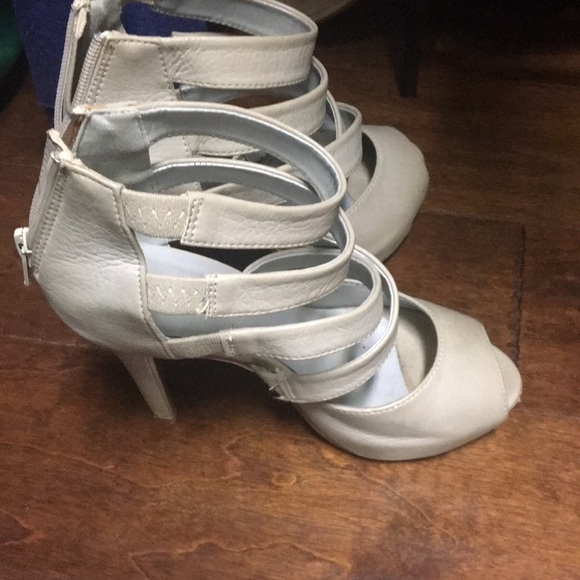 Heels - Picture 2 of 2